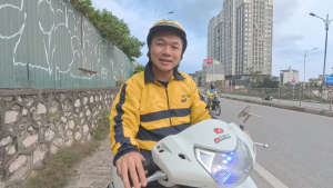 Người trẻ kiệt sức vì sợ 'lỡ cả đời không rực rỡ'