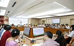 Phường Hà Đông thúc đẩy khoa học, công nghệ, đổi mới sáng tạo và chuyển đổi số trong phát triển làng nghề dệt lụa Vạn Phúc