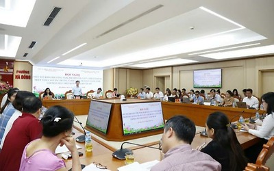Phường Hà Đông thúc đẩy khoa học, công nghệ, đổi mới sáng tạo và chuyển đổi số trong phát triển làng nghề dệt lụa Vạn Phúc