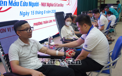 500 người ở phường Trần Lãm và phường Thái Bình tham gia hiến máu tình nguyện