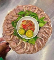 Tai heo cuốn lưỡi