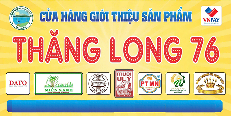 Cửa hàng chuyên bán đặc sản Miền Trung như mật mía, nhân sâm,  nước mắm xuất xứ từ Lý Sơn - Quảng Ngãi