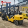 Xe nâng dầu 3 tấn Komatsu FD30T-17 gắn kẹp vuông, 4m