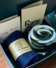 RAMY Set hộp quà tặng (1 khăn lụa vuông + 1 đôi tất)