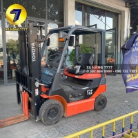 Xe nâng điện ngồi lái 1 tấn TOYOTA 8FBL10