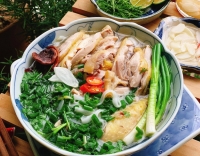 Phở Gà Lẫn Thanh Hà - Đầy Đủ Đùi, Lườn, Da Giòn