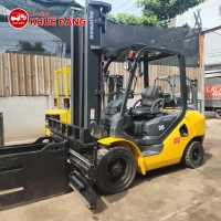 Xe nâng dầu 3 tấn Komatsu FD30T-17 gắn kẹp vuông, 4m