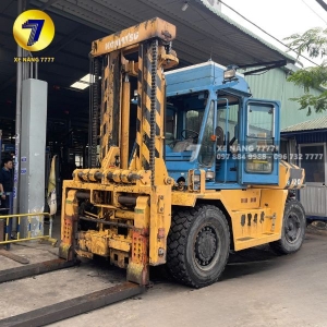 Xe nâng dầu 12 Tấn KOMATSU FD120-8