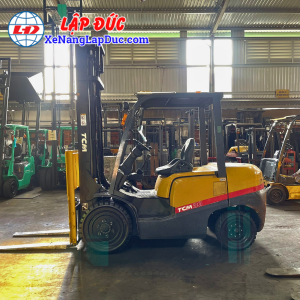 Xe nâng dầu 3 tấn TCM FD30C3 -4.5M