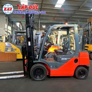 Xe Nâng Dầu 2.5 Tấn TOYOTA 02-8FD25