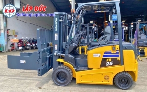 Xe Nâng Điện Ngồi 2.5 Tấn KOMATSU FB25-12 Gắn Kẹp Vuông