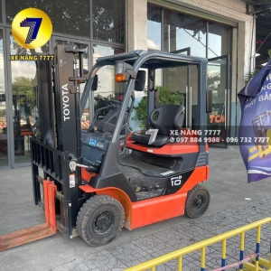 Xe nâng điện ngồi lái 1 tấn TOYOTA 8FBL10