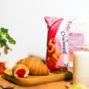 Bánh Croissant vị kem dâu tây 40 gr