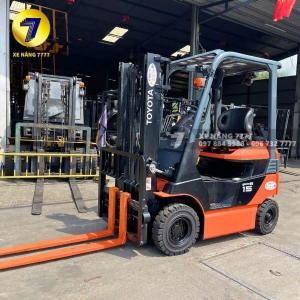 Xe nâng điện ngồi lái 1.5 tấn TOYOTA 8FB15