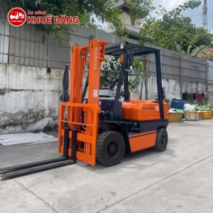 Xe Nâng Dầu Toyota 5FD15 1.5 Tấn
