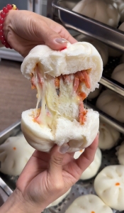 Bánh Bao Xúc Xích Phô Mai 127gr