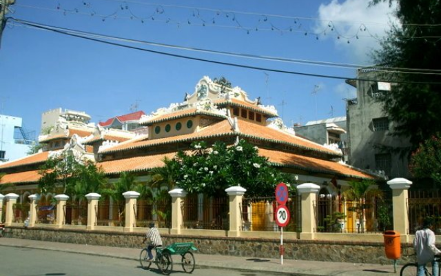 Đình thần Châu Phú