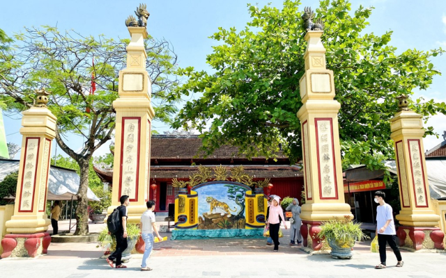 Đền ông Hoàng Mười - ngôi đền linh thiêng bậc nhất xứ Nghệ