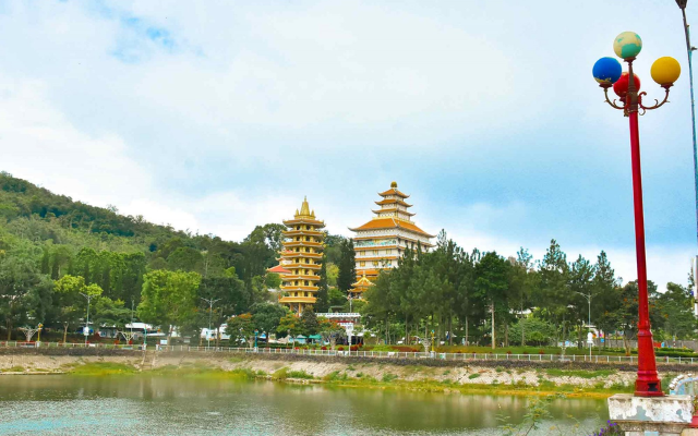 Kiến trúc đẹp của chùa Vạn Linh trên “nóc nhà” miền Tây