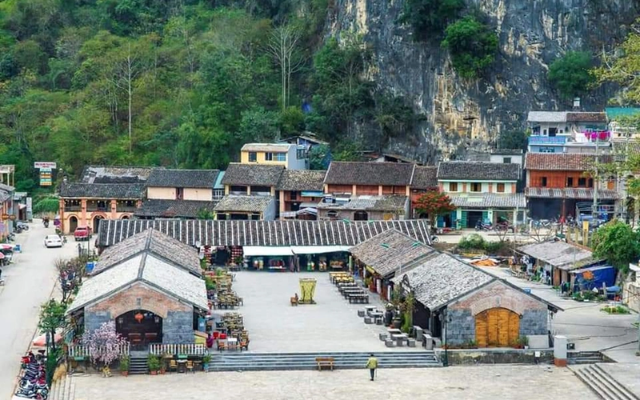 Phố cổ Đồng Văn Hà Giang – Nét đẹp cổ xưa nơi cao nguyên núi đá