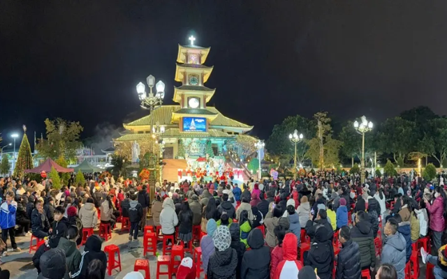 ĐÊM CANH THỨC MỪNG CHÚA GIÁNG SINH TẠI NHÀ THỜ CHÍNH TÒA LẠNG SƠN